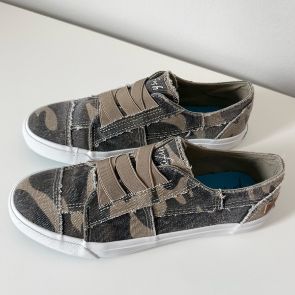 NEW Blowfish Marley Slip On Sneaker Natural Camouflage Canvas Brown Size 8.5 - Picture 4 of 10